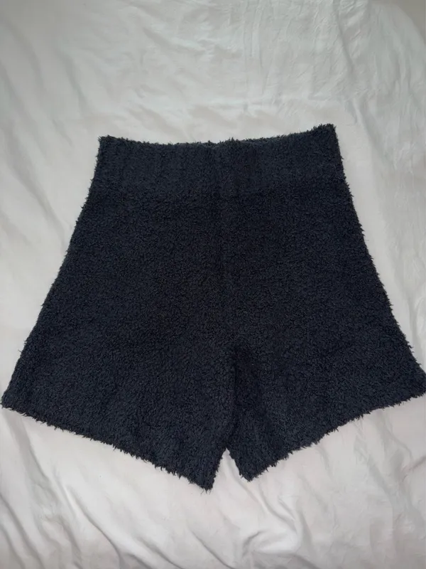 SKIMS Fuzzy Set Lounge black S/M - Image 3