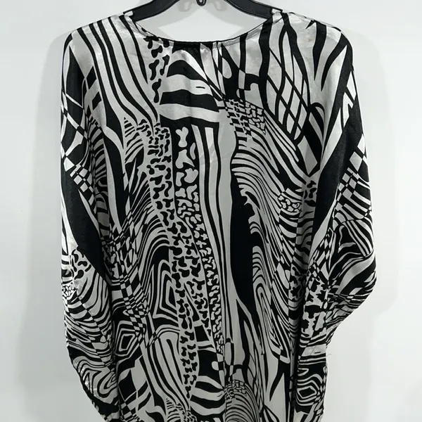 E Y Signature Caftan. (1170) Black Size undefined - Image 5