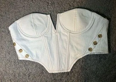 White boutique crop top - Image 2