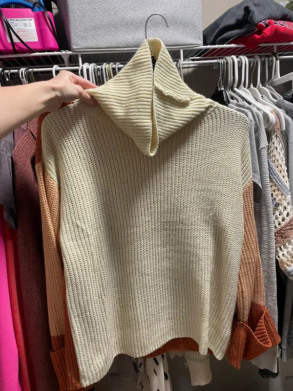 Boutique Sweater Size M - Image 2