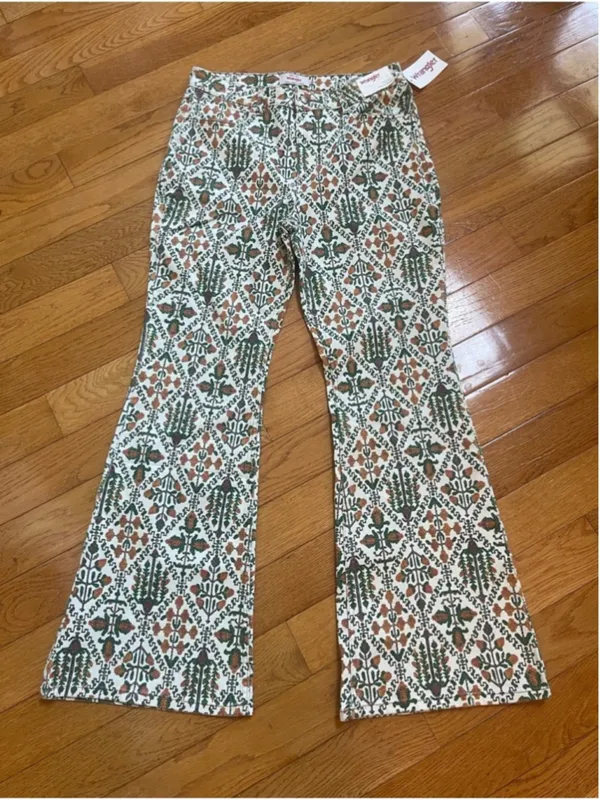 NWT Wrangler Fierce Flare Jeans Floral Pattern High Rise Boho Retro Style Sz 12 - Image 5