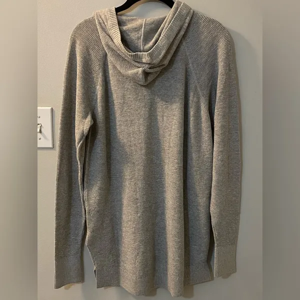 Prana Milani tunic size small. Waffle knit hooded sweater. Athletic grey NWT - Image 2