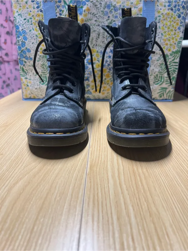 Dr. Martens 1460 Pascal Tie Dye Printed Suede Boots Black Gray Women’s 7 - Image 3