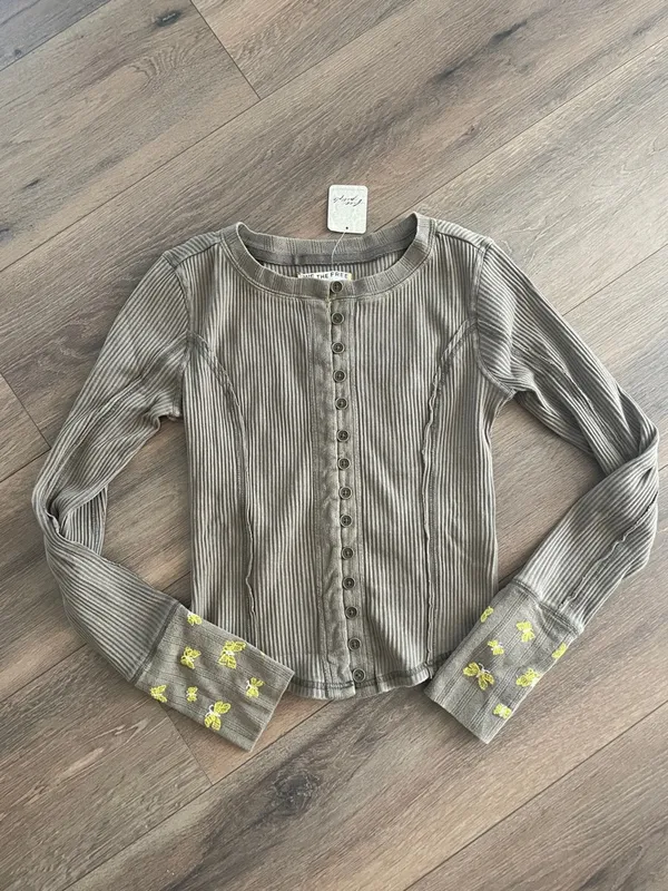 Free People Daria Cuff Cardi- Size Small - Image 3
