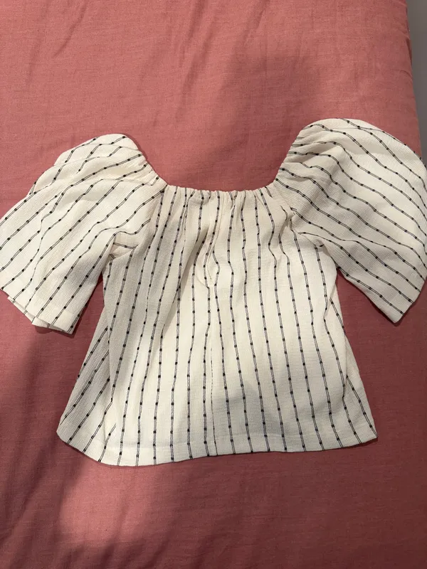 Loft Flowy Blouse Short Sleeve - Image 3
