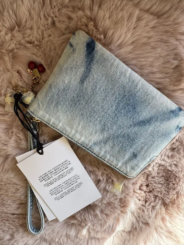 NWT Coach Corner Zip Wristlet Loved Denim With Charms CEF82 Gold/Light Indigo - Image 4