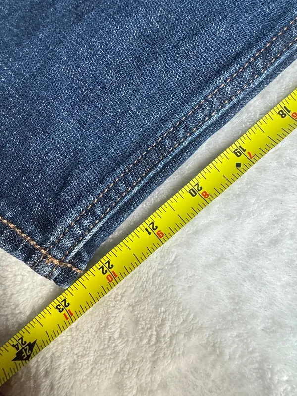 Old Navy High-Waisted Extra-Wide-Leg Barrel Jeans size 8 - Image 3