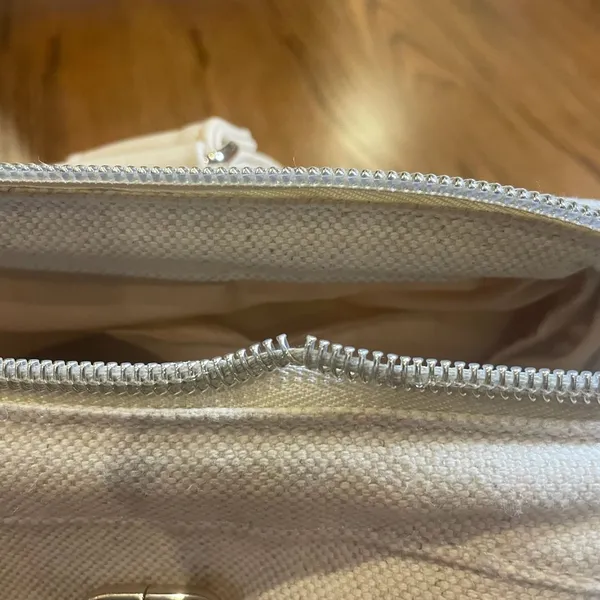 BEIS The Weekender Large Bag in Beige - Image 6