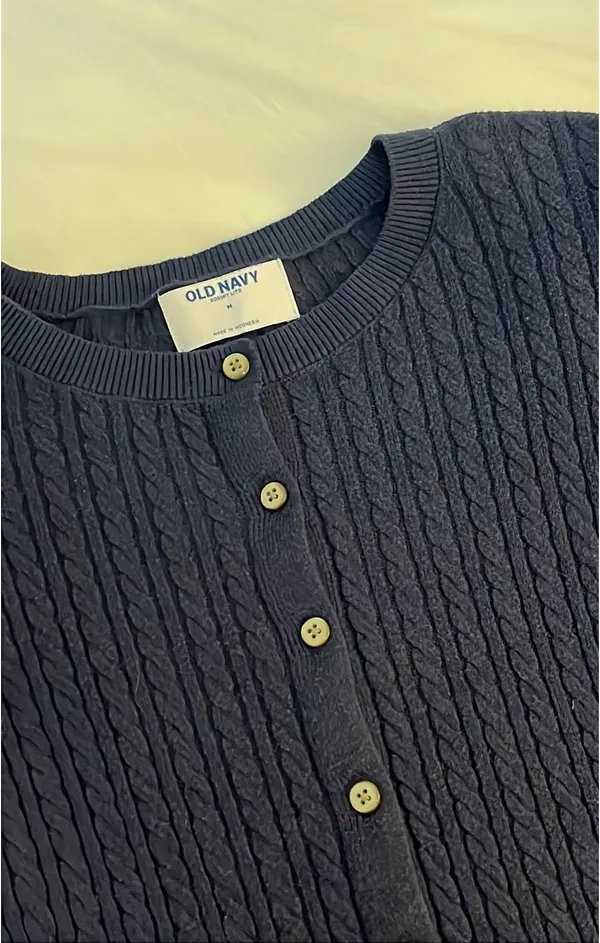 Old Navy Cardigan - Image 5