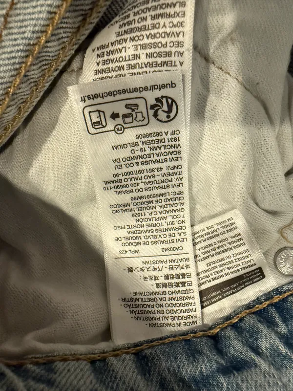 Levi’s 527 Men’s Slim Bootcut Jeans Light Wash W33 L32 - Image 5
