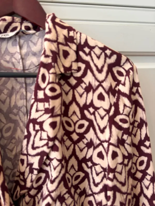 Zara Burgundy Cream Faux Wrap Blouse Print Vneck S - Image 5