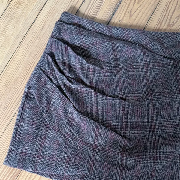 Mango Chic Plaid / Checkered Gathered Wool Blend Mini Skirt in Brown and Red - Image 2