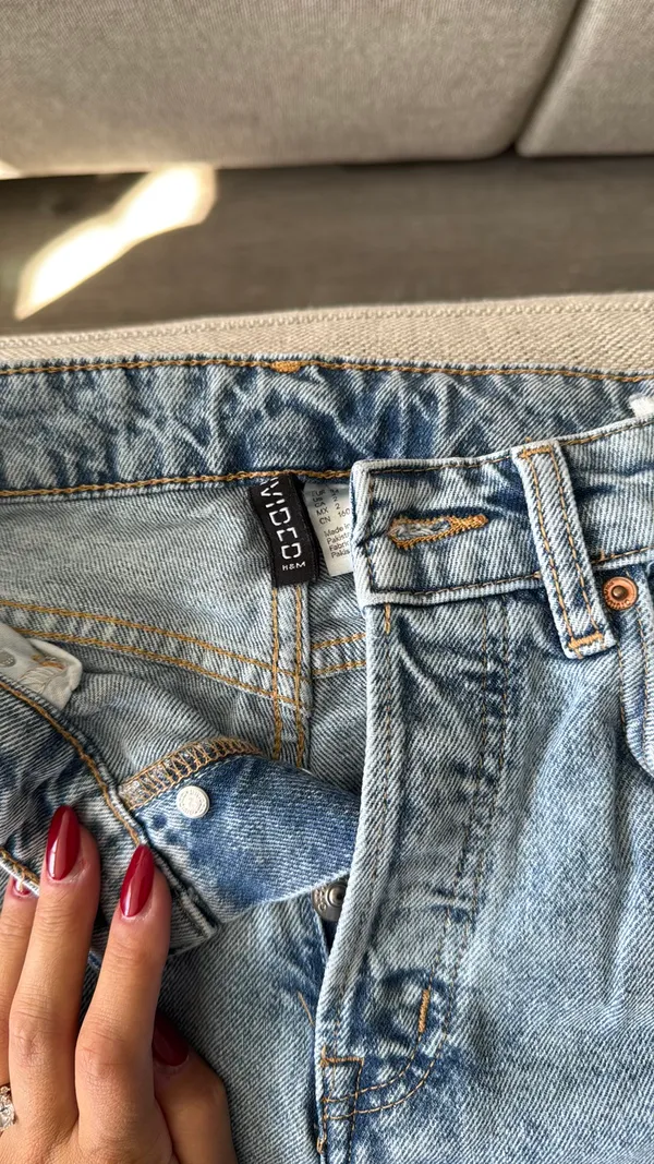 H&M Divided High-Waisted Ripped Jeans - Image 4
