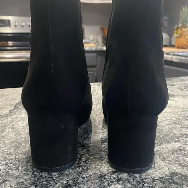 NINE WEST Qualner Black Faux Suede Ankle Boots Block Heel Side Zip Size 9.5 M - Image 8