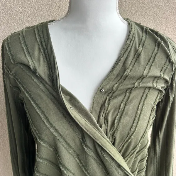 Maeve by Anthropologie Olive Green Striped V-Neck Blouse Longsleeve Size XS - Image 3
