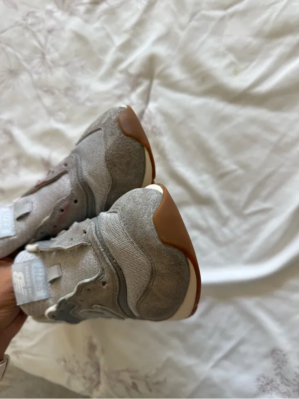 New Balance | 997h Grey White Suede Sneakers | US8 - Image 7