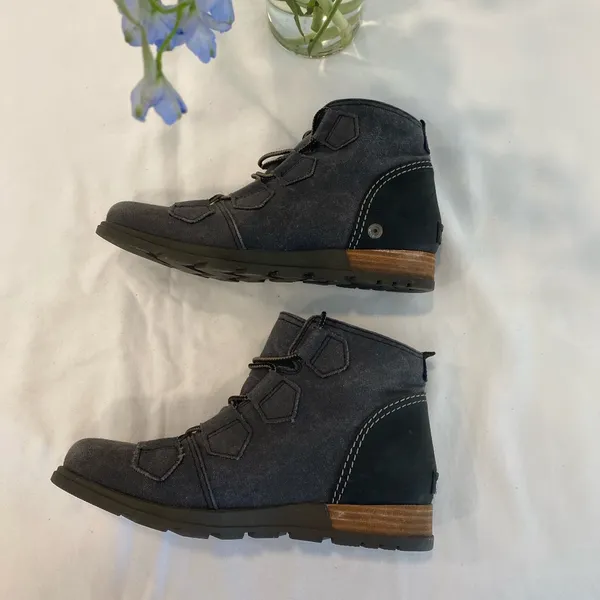Sorel Women's Major Distressed Canvas Leather Lace-Up Low Ankle Boot - 7 - Image 3
