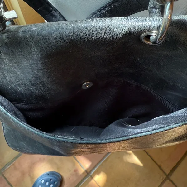Elegant Black Leather Shoulder Bag - Image 11