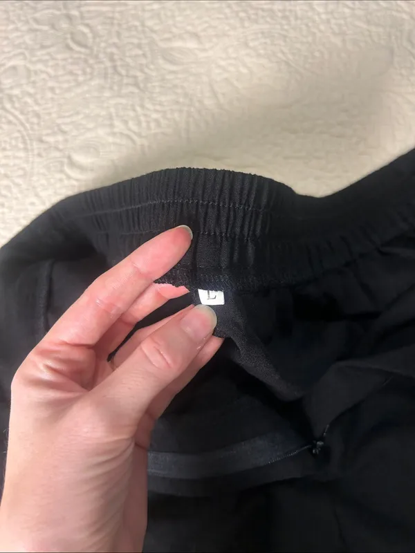 Classic Black Women's Bermuda Shorts Size L - Image 6