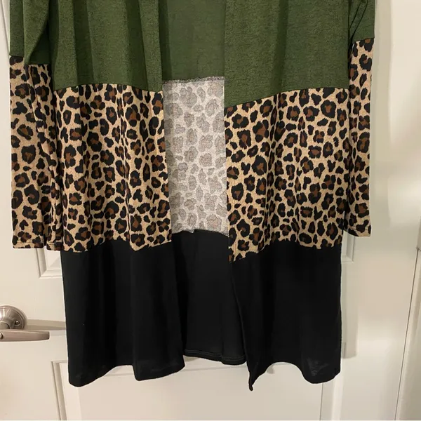 HAPTICS Western Boho Cheetah Small Colorblock Long Sleeve Pocket Cardigan - Image 8