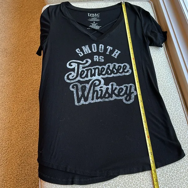 NWOT Lyric Culture Smooth As Tennessee Whiskey Concert t-shirt Black size S - Image 6