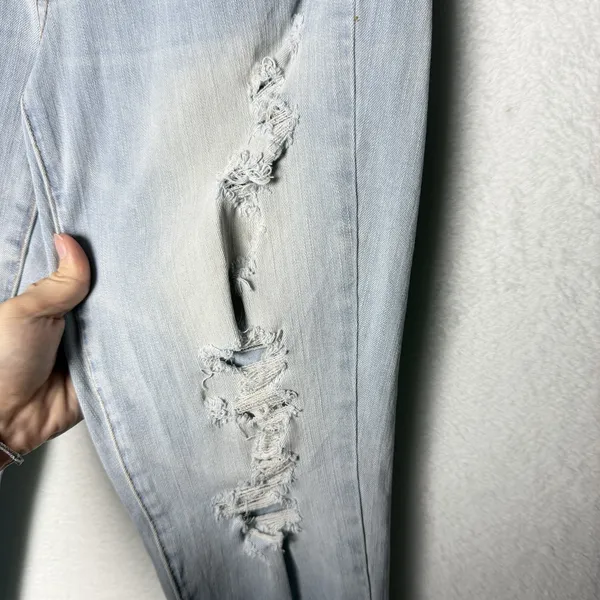 American Eagle Jegging Crop Light Wash Distressed Women's size 4 Regular - Image 6