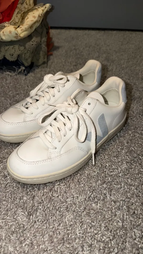 VEJA Sneakers - Image 2