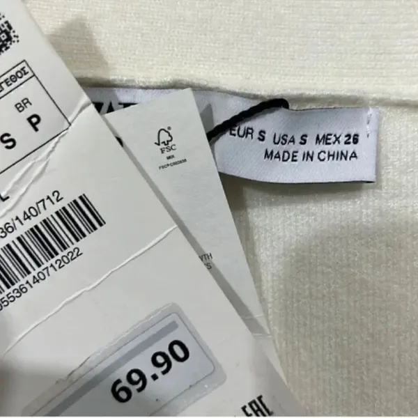 Zara Oversized V-neck Off-White
Cardigan(Size Small) - Image 7