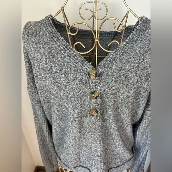 American Eagle Soft & Sexy Plush Henley Crop Top Gray Size XS/S - Image 4