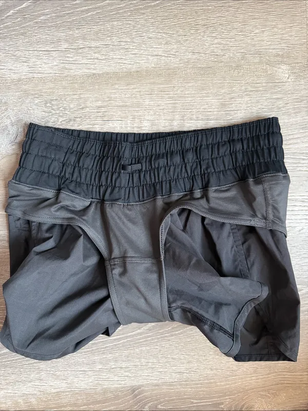 Lululemon Tracker Short II *2-way Stretch
Black 8 - Image 6