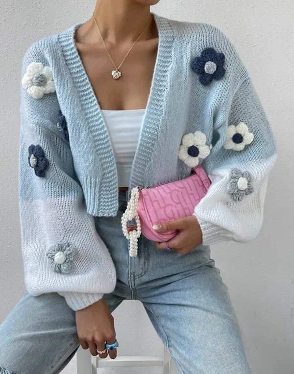 Floral cardigan sweater knit blue white cropped top long sleeve womens NWT NEW - Image 3