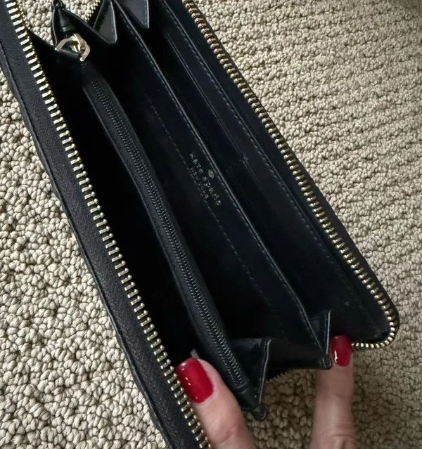 Kate Spade New York Hollie Spade Clover Geo Embossed Large Continental Wallet - Image 4