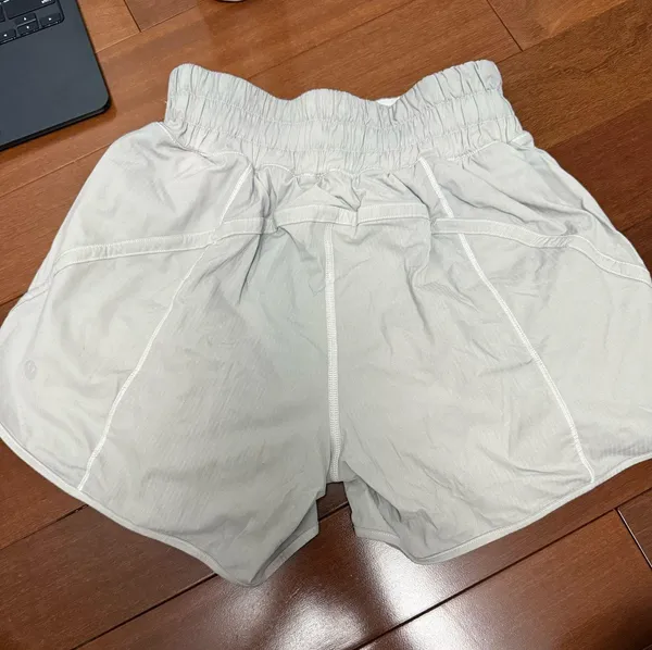 Lululemon Shorts 4"  - Image 2