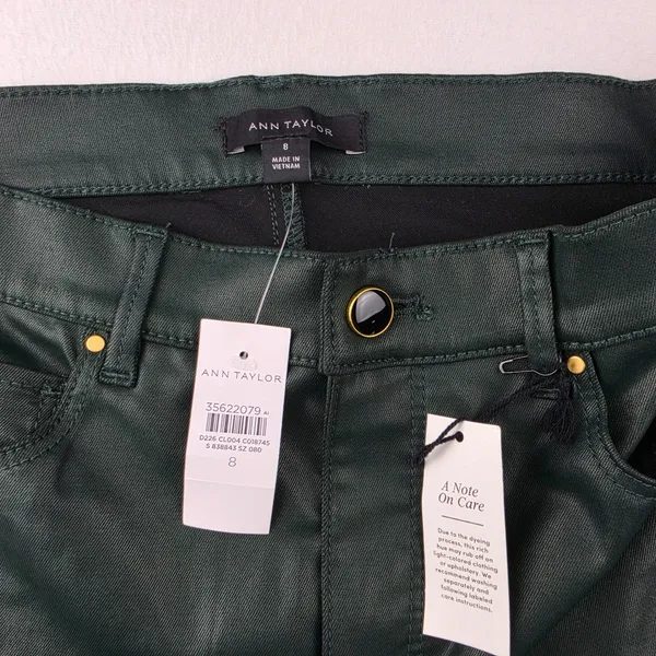 Ann Taylor NWT The Boot Crop High Rise Coated Pants Forest Green Size 8 - Image 3