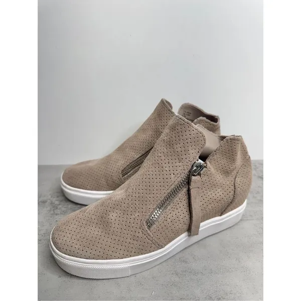 Steve Madden Sneaker Size 5.5‎ Tan Leather Upper Rubber Sole - Image 3
