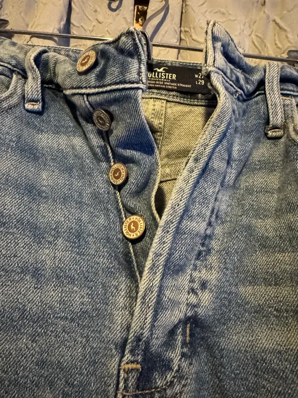 Hollister Jeans - Image 4