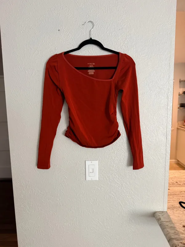 Intimately free people asymmetrical neckline rust red long sleeve shirt XS/S - Image 2