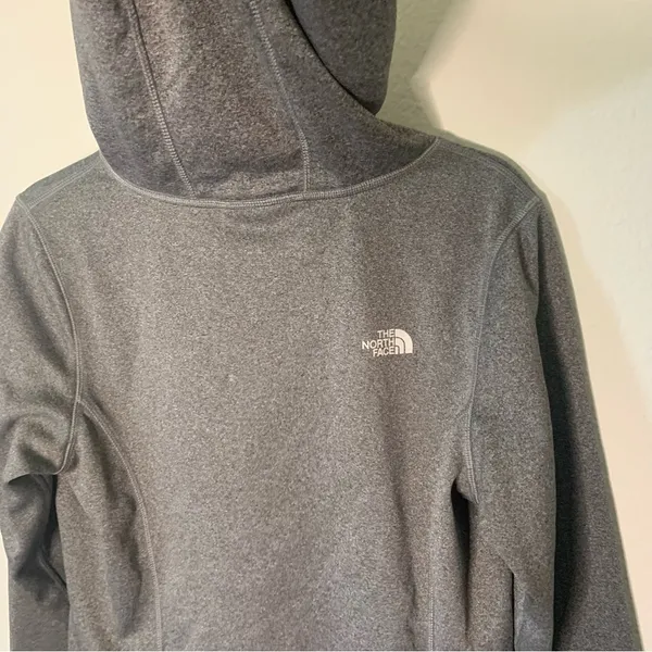 The North Face Gray Sweatshirt Size Medium - Image 6