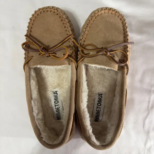 3205 | Minnetonka Cally Suede Faux Fur Lined Moccasin Slippers Tan Women 7 NEW - Image 7