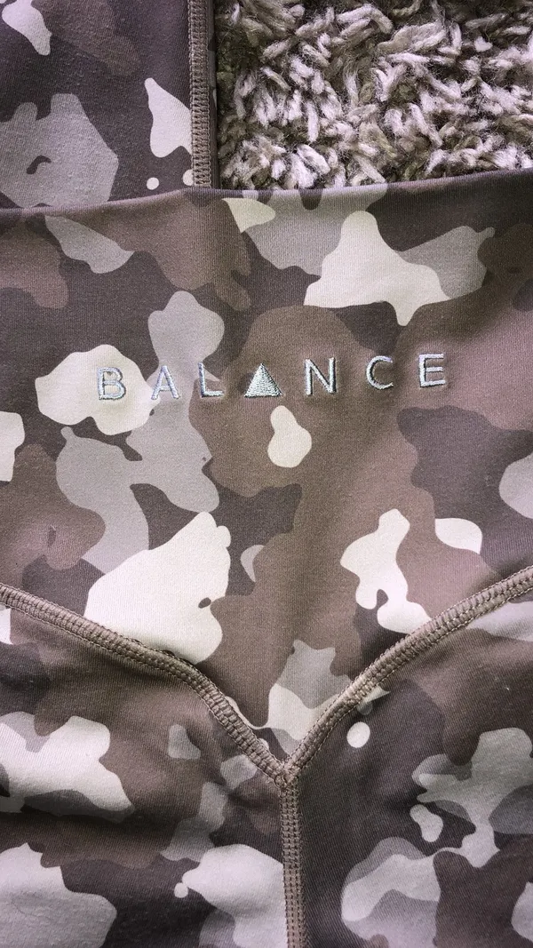 Balance leggings Camo spots brown tan pants high waisted size medium leggings - Image 4