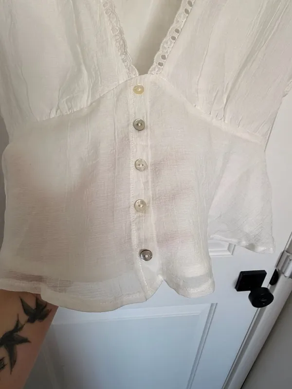 Selfie Leslie Azura Scalloped Lace Trim Peplum Top - Image 9