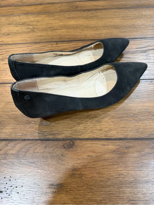 Calvin Klein Black Suede Pointed-Toe Pumps - Image 3