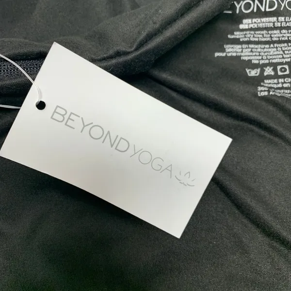 Beyond Yoga Pocket Infinity Scarf Black  NWT - Image 5