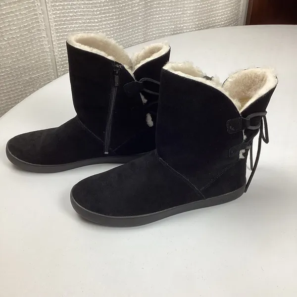 Koolaburra by UGG Shazi Black Suede Short Boots Tie Back Zip Size 9 NWOT - Image 2
