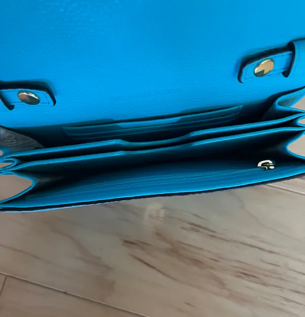 Michael Kors Small Blue Purse - Image 4