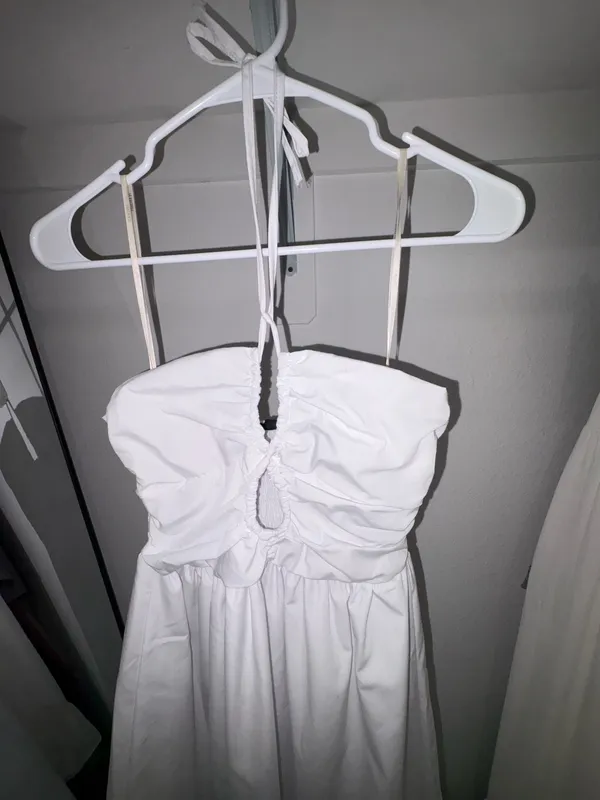 Forever 21 white halter/ tube maxi dress featuring a smocked back It is constructed with making it a staple piece for summer or vacation wear. - Image 2