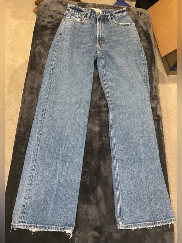 Abercrombie & Fitch Curve Love High Rise 90s Relaxed Jean Size 26 (2 Regular) - Image 6