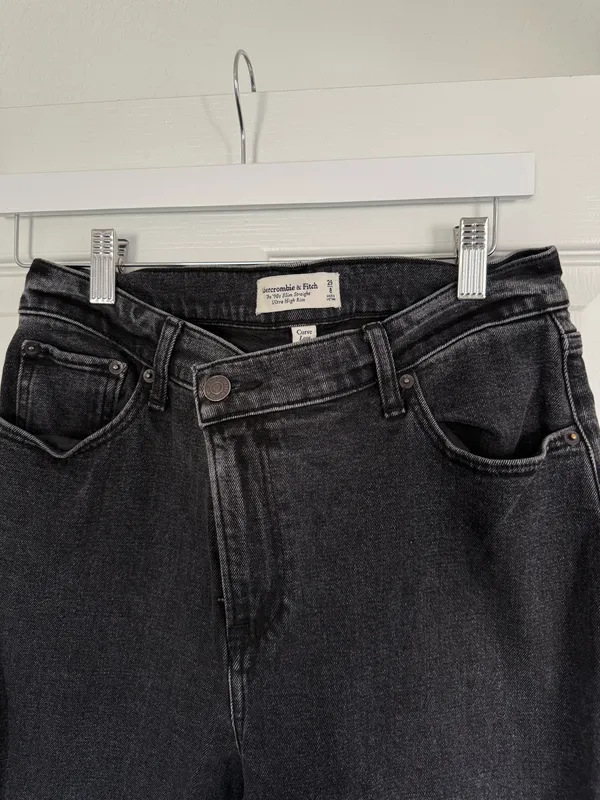 Abercrombie & Fitch 90s Slim Straight Ultra High Rise Black Jeans Size 29/8 Curve Love - Image 2