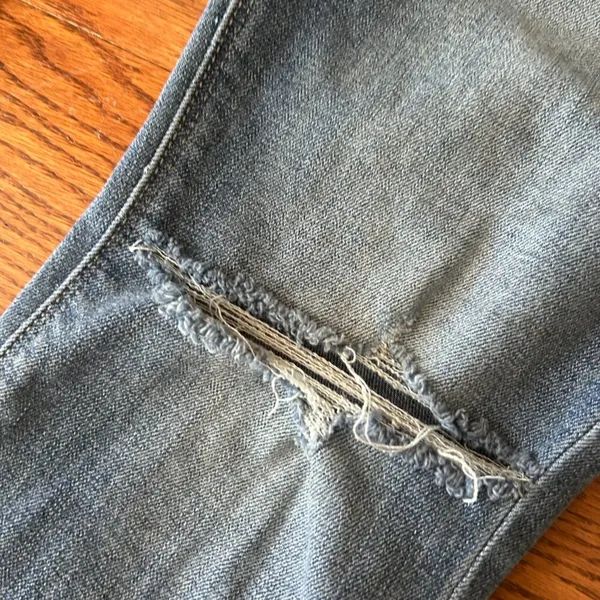 Lucky Brand Brook Crop Ankle Jeans Ripped Knee Size 2 Size 26 Straight Leg - Image 2