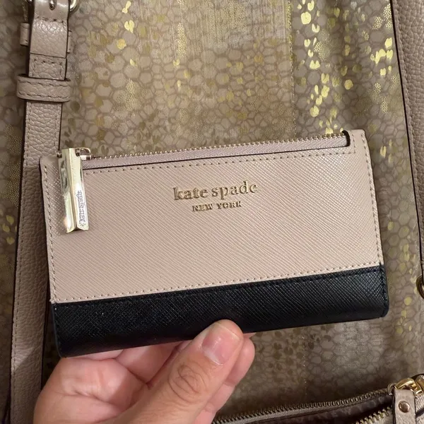Kate Spade Pinky Beige Pebble Leather Crossbody Purse and Card Wallet Set - Image 2